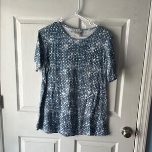Motherhood Blue and White Star Pattern Top